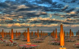 Der Strand von Jesolo mit tollem Himmel (ph. Digital Photo S.G.)